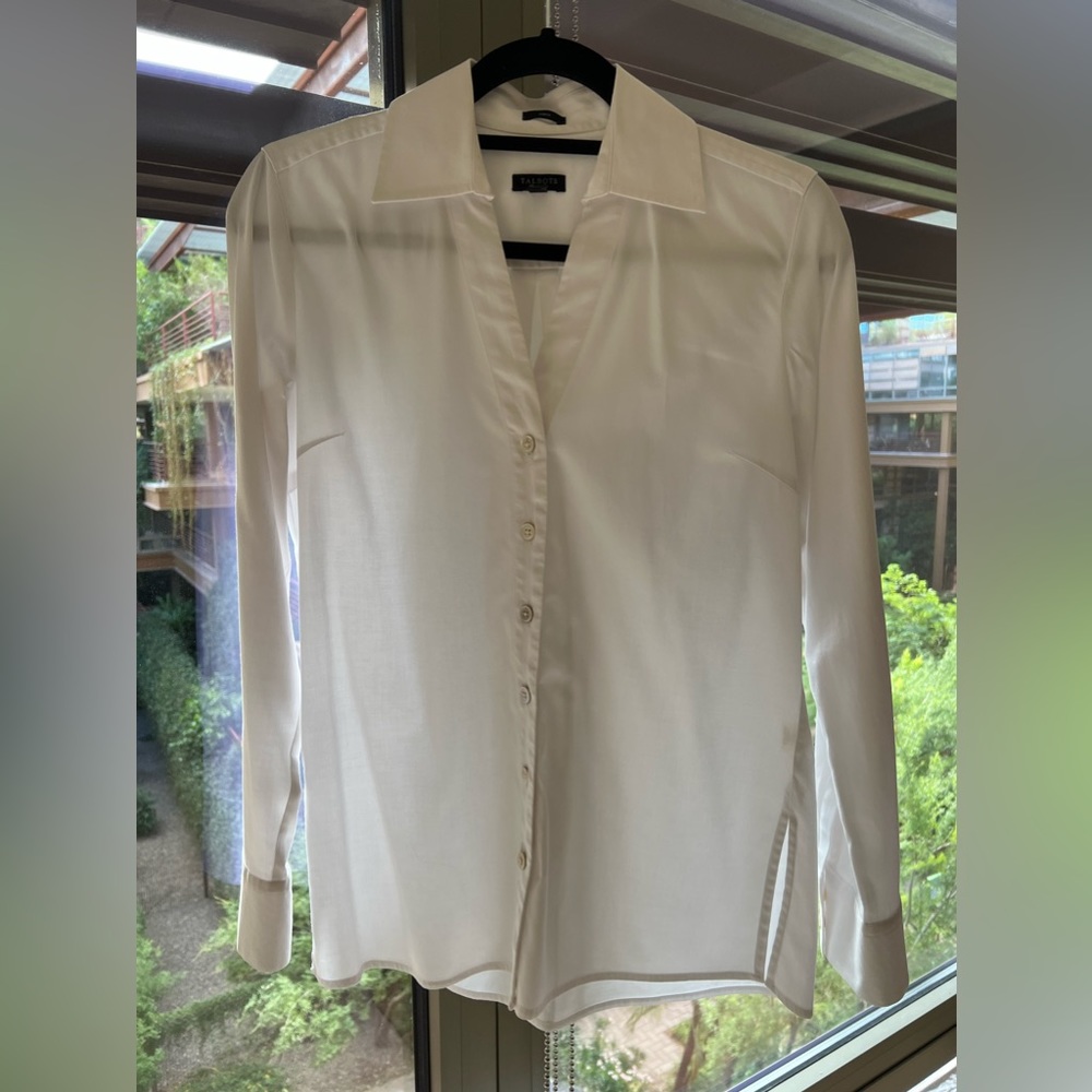 Talbots white cotton stretch button front v-neck shirt